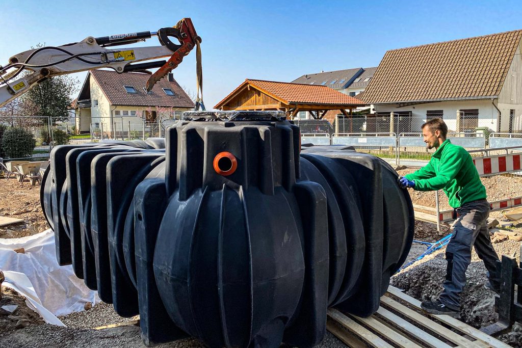 Regenwasser nutzen statt ableiten: Kandelgärtner zeigt, wie Zisternen Wasser speichern